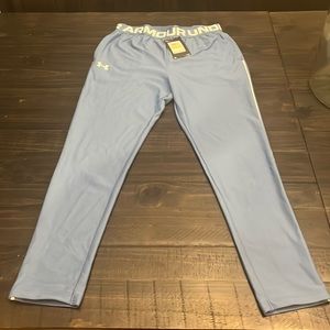 Brand new girl’s Under Armour athletic pants in medium
